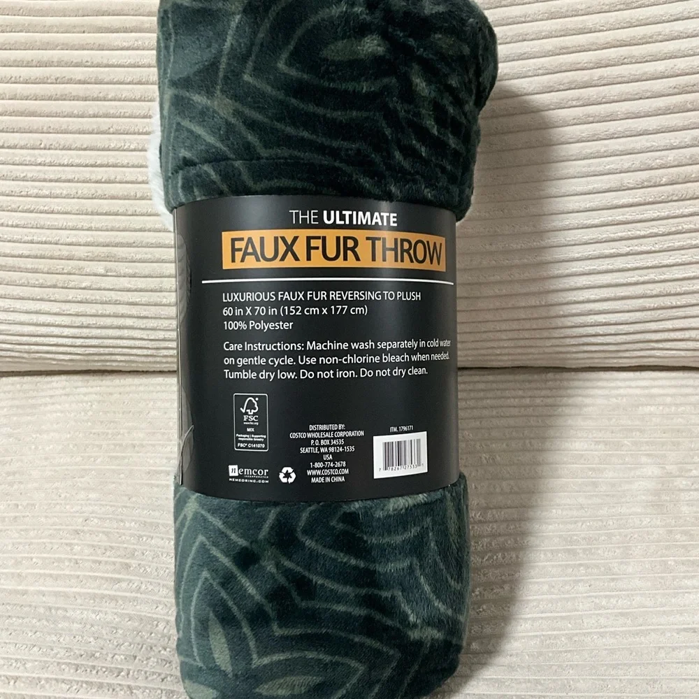 Luxurious Faux Fur Throw Blanket - Green - Picture 3 of 9